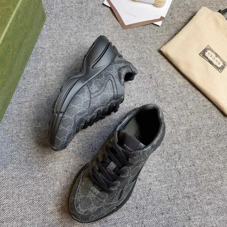 グッチ スニーカー