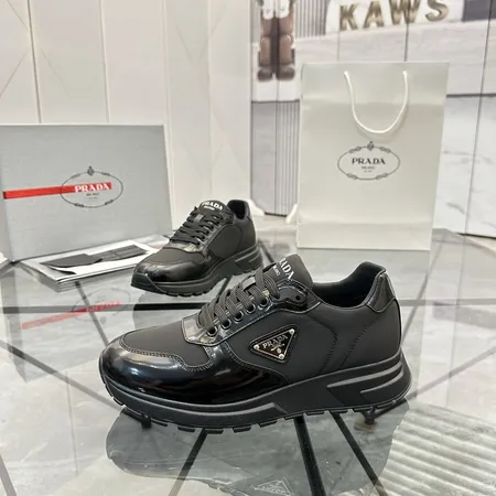 プラダ スニーカー