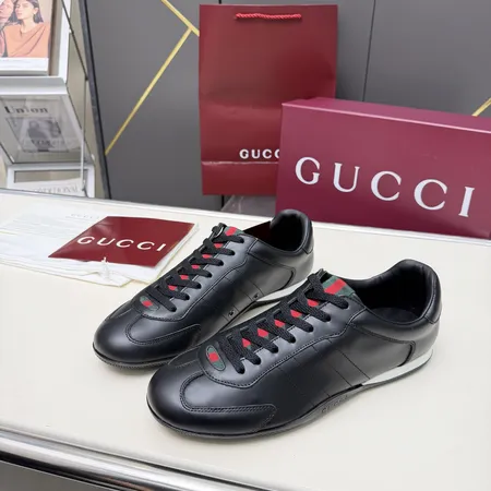グッチ カジュアルシューズ