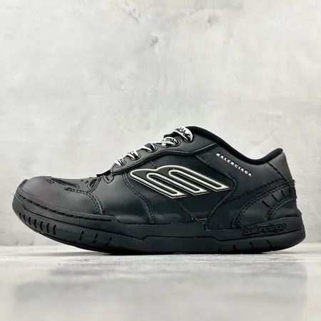 バレンシアガ カジュアルシューズ