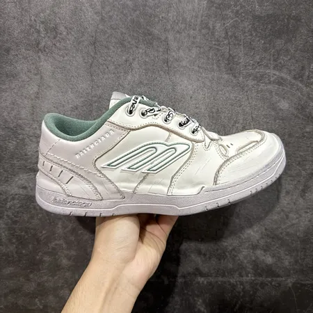 バレンシアガ カジュアルシューズ