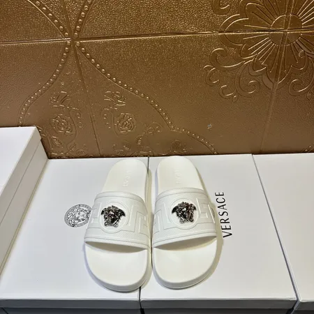 ヴェルサーチ スリッパ