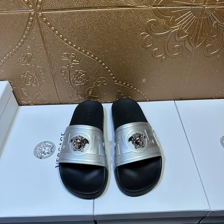 ヴェルサーチ スリッパ