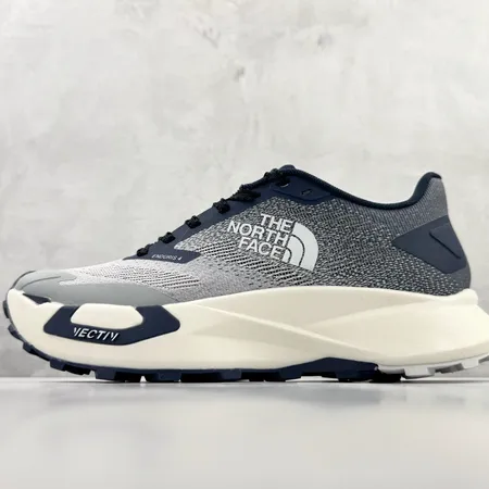 ノースフェイス スニーカー