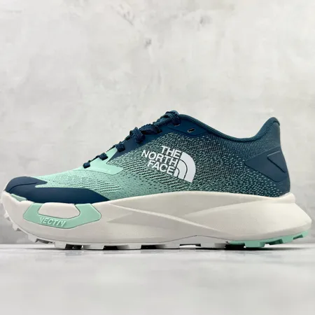 ノースフェイス スニーカー