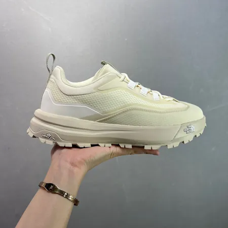 ノースフェイス スニーカー