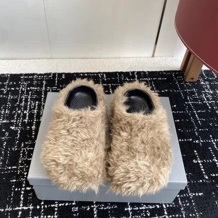 バレンシアガ カジュアルシューズ