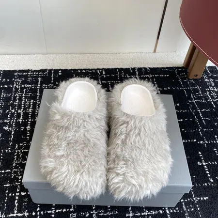 バレンシアガ カジュアルシューズ