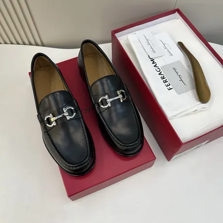 フェラガモ ビジネスシューズ