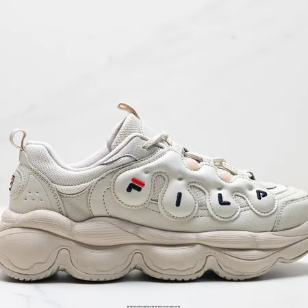 フィラ スニーカー