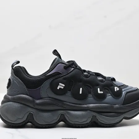 フィラ スニーカー