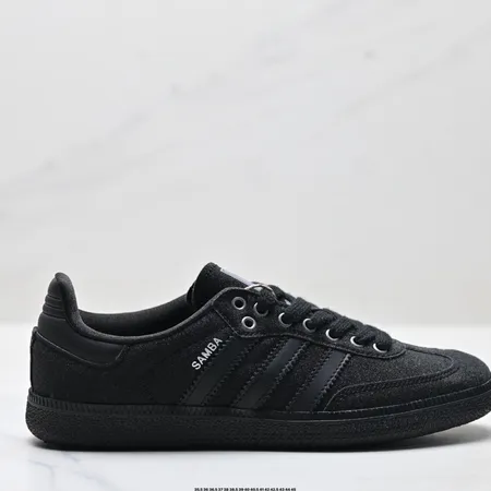 アディダス カジュアルシューズ