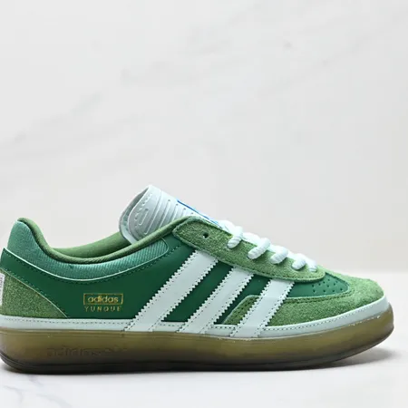 アディダス カジュアルシューズ