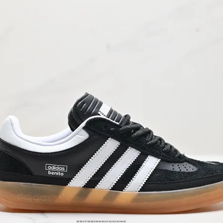 アディダス カジュアルシューズ