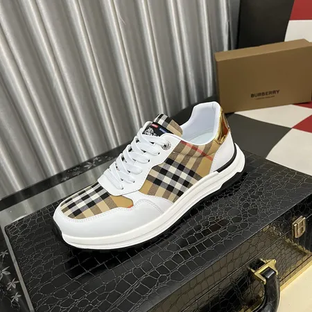 バーバリー ス カジュアルシューズ