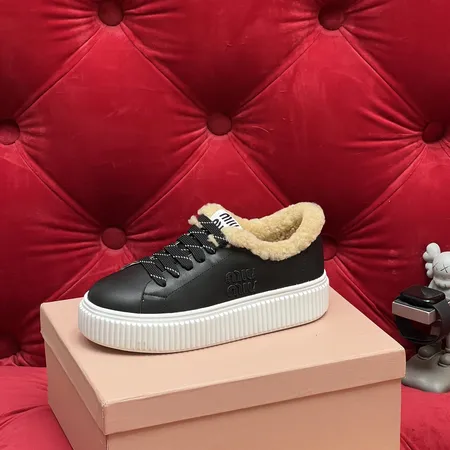 ミュウミュウ カジュアルシューズ