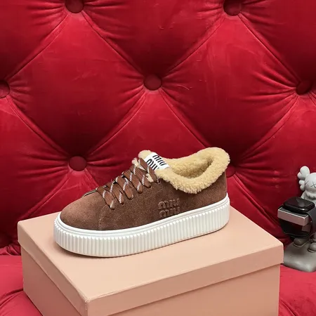 ミュウミュウ カジュアルシューズ