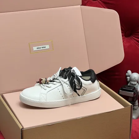 ミュウミュウ カジュアルシューズ