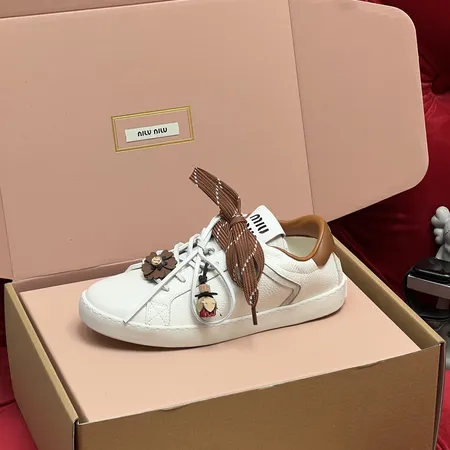 ミュウミュウ カジュアルシューズ