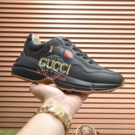 グッチ スニーカー
