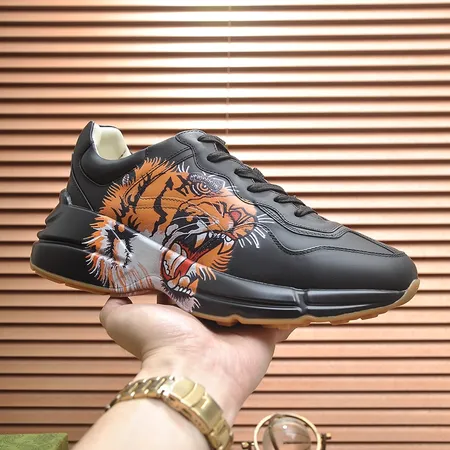 グッチ スニーカー