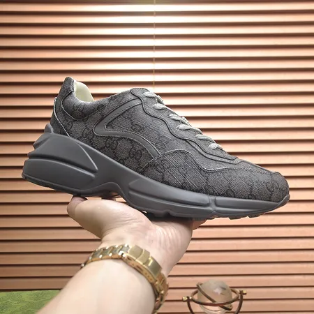 グッチ スニーカー