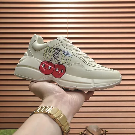 グッチ スニーカー