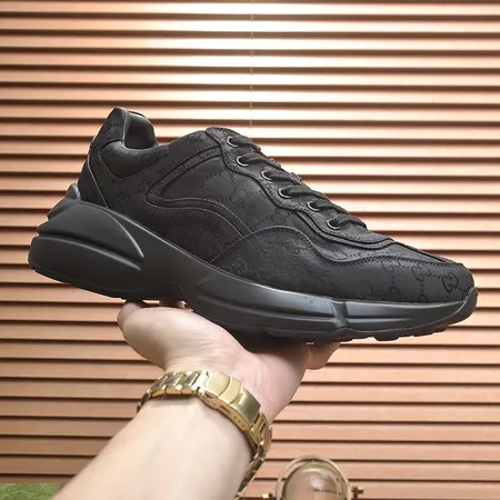 グッチ スニーカー