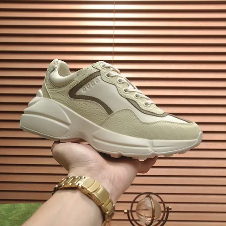 グッチ スニーカー