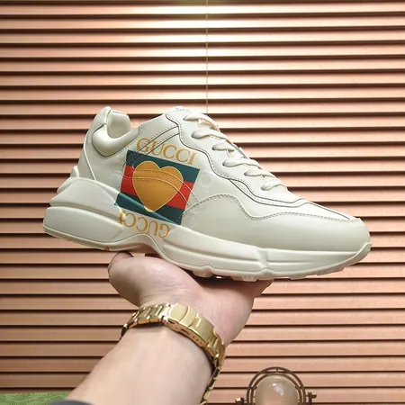 グッチ スニーカー