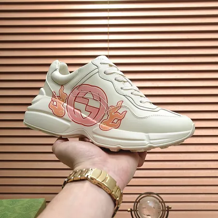 グッチ スニーカー