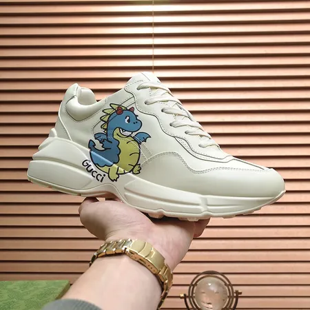 グッチ スニーカー