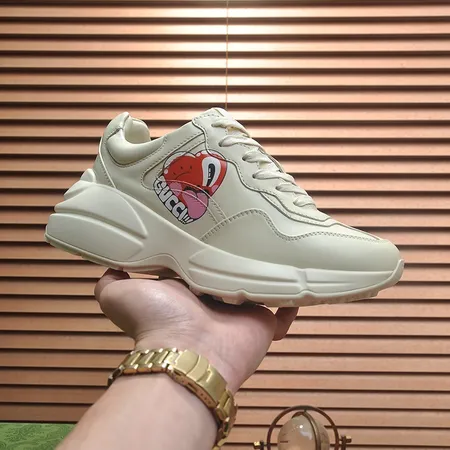 グッチ スニーカー