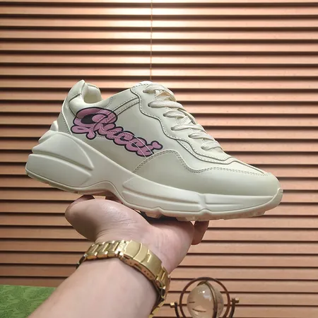 グッチ スニーカー