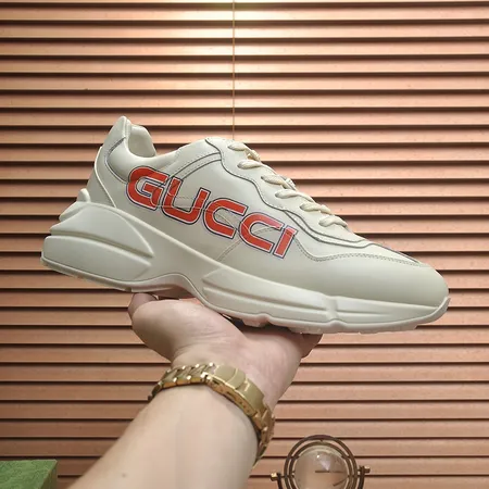 グッチ スニーカー
