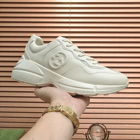グッチ スニーカー