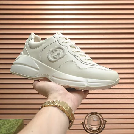 グッチ スニーカー