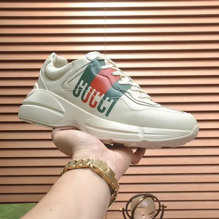 グッチ スニーカー