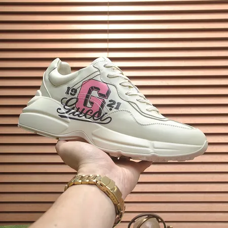 グッチ スニーカー