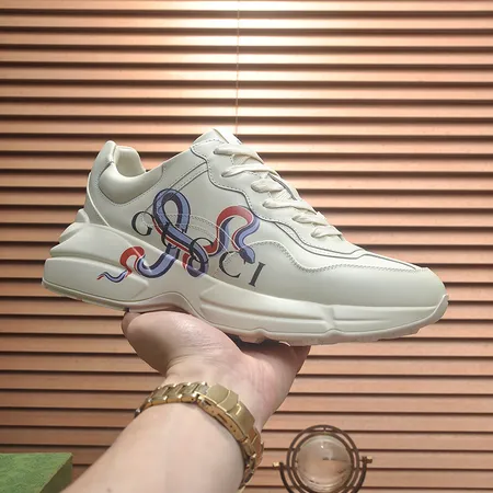 グッチ スニーカー