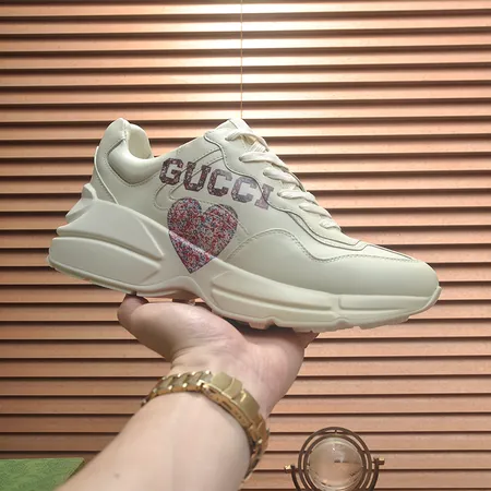 グッチ スニーカー