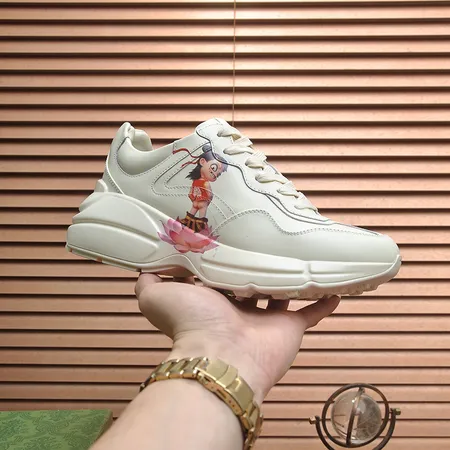 グッチ スニーカー