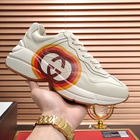 グッチ スニーカー