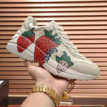 グッチ スニーカー