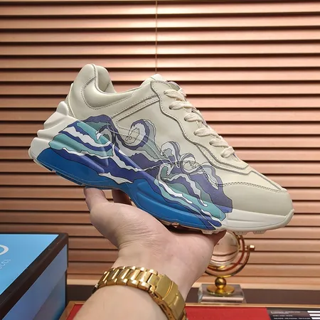 グッチ スニーカー