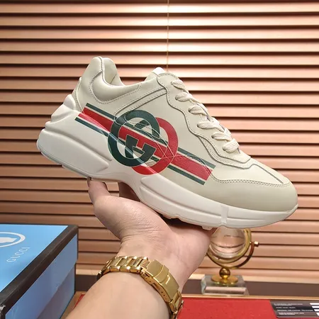 グッチ スニーカー