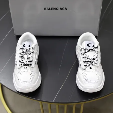 バレンシアガ カジュアルシューズ