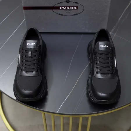 プラダ スニーカー