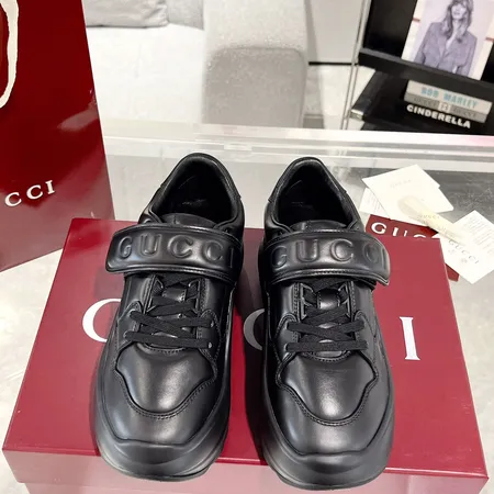 グッチ スニーカー