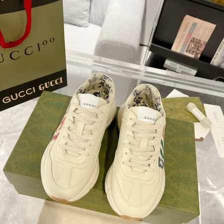 グッチ スニーカー